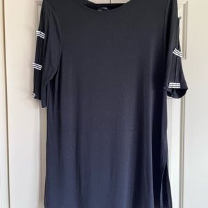 Cable & Gauge black & white top.